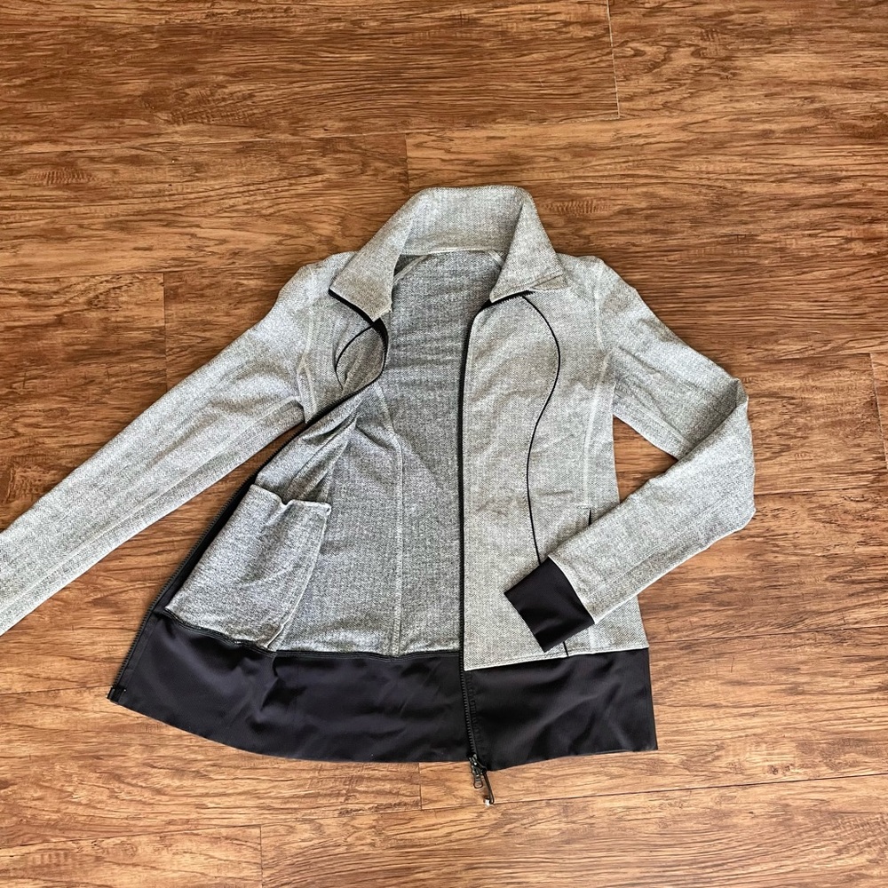 🖤 Lululemon Jacket 🖤 - Picture 3 of 8